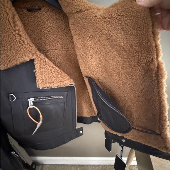 Women's Black Leather Jacket with Tan Shearling Collar - Picture 5 of 7